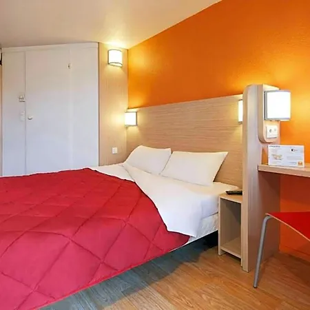 Hotel Premiere Classe Quentin 2*